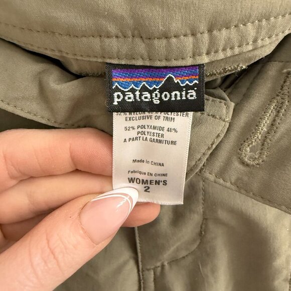 Patagonia Size 2 green khaki capris - Picture 2 of 4